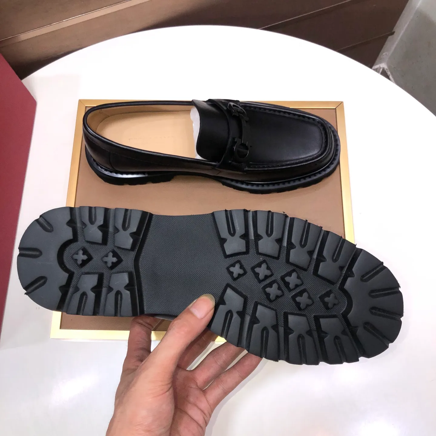 Men's shoes 💰680💰[Ferragamo/Ferragamo] The latest model in the counter. Original imported high-quality cowhide with open sides + imported 🐂 water-dyed cowhide lining + original luxury metal buckle + original combined outsole. No pressure for comparison. 39–45 (45 is custom-made and cannot be returned or exchanged)